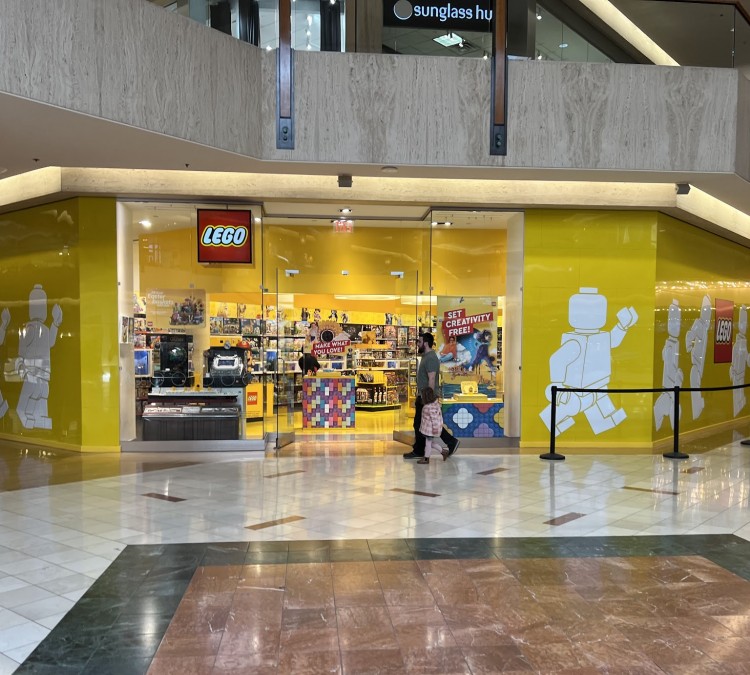 The LEGO Store Northbrook Court (Northbrook,&nbspIL)